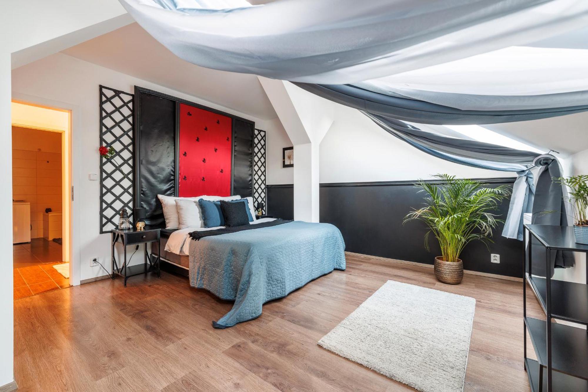 Spacious Flat & Parking Possibility, 3 Stops To Wenceslav Square Praga Exterior foto